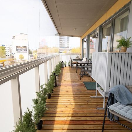 Stella'S Apartment - City Center - Free Secure Parking - Big Sun Terrace - Air Conditioning - Wifi - Tram To The Tallinn Bus Station And Old Town Екстериор снимка
