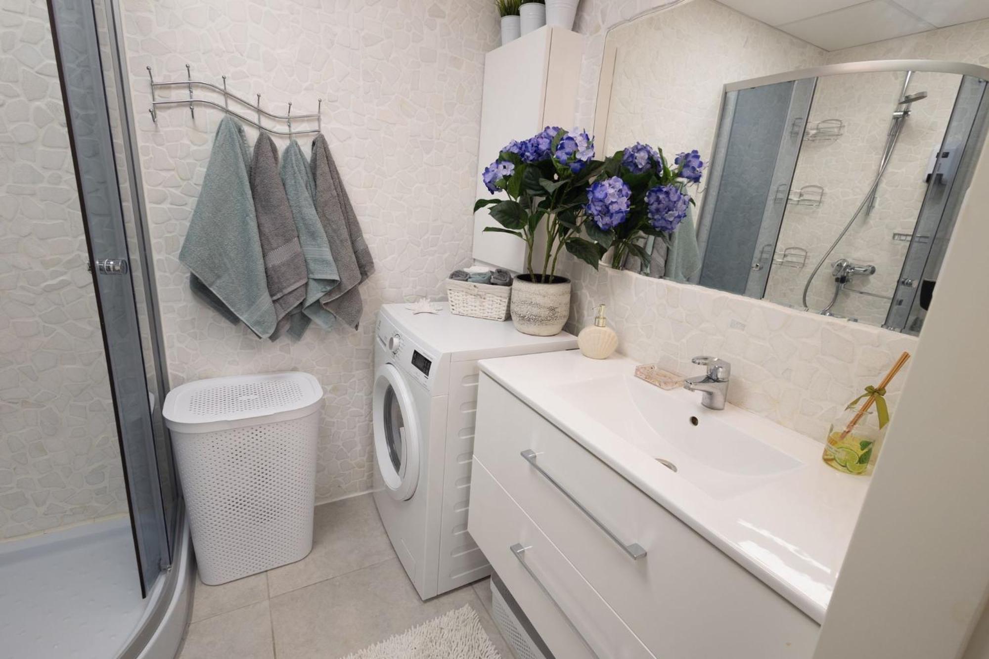 Stella'S Apartment - City Center - Free Secure Parking - Big Sun Terrace - Air Conditioning - Wifi - Tram To The Tallinn Bus Station And Old Town Екстериор снимка