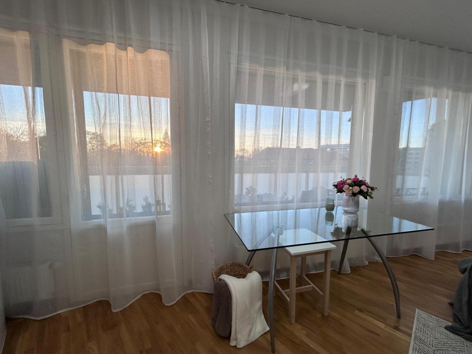 Stella'S Apartment - City Center - Free Secure Parking - Big Sun Terrace - Air Conditioning - Wifi - Tram To The Tallinn Bus Station And Old Town Екстериор снимка
