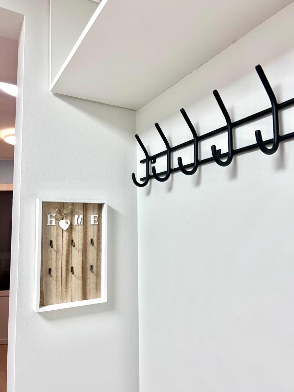 Stella'S Apartment - City Center - Free Secure Parking - Big Sun Terrace - Air Conditioning - Wifi - Tram To The Tallinn Bus Station And Old Town Екстериор снимка