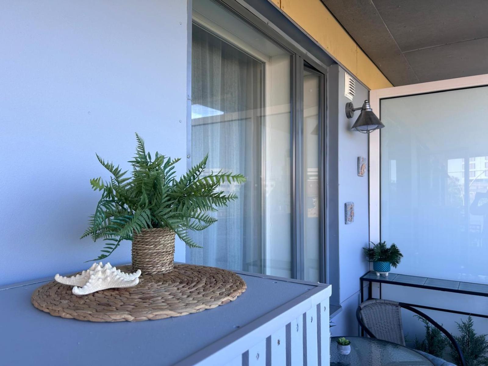 Stella'S Apartment - City Center - Free Secure Parking - Big Sun Terrace - Air Conditioning - Wifi - Tram To The Tallinn Bus Station And Old Town Екстериор снимка