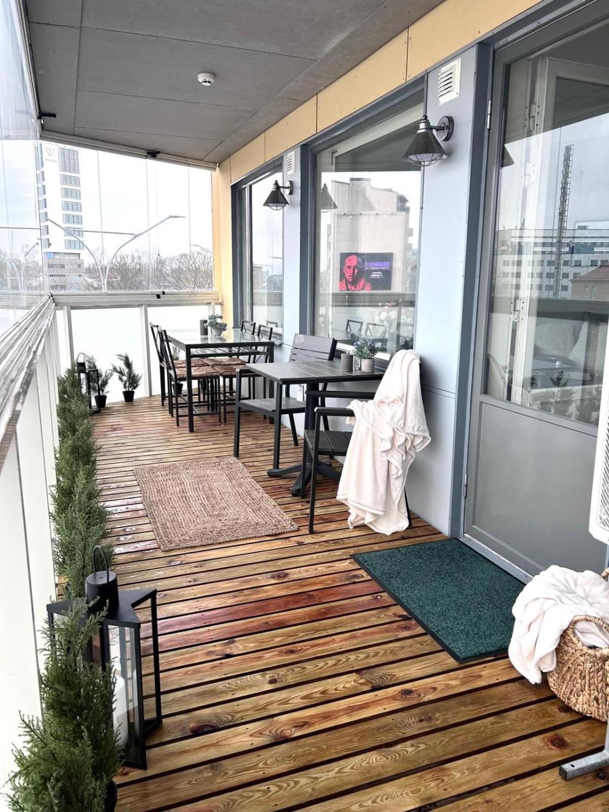 Stella'S Apartment - City Center - Free Secure Parking - Big Sun Terrace - Air Conditioning - Wifi - Tram To The Tallinn Bus Station And Old Town Екстериор снимка