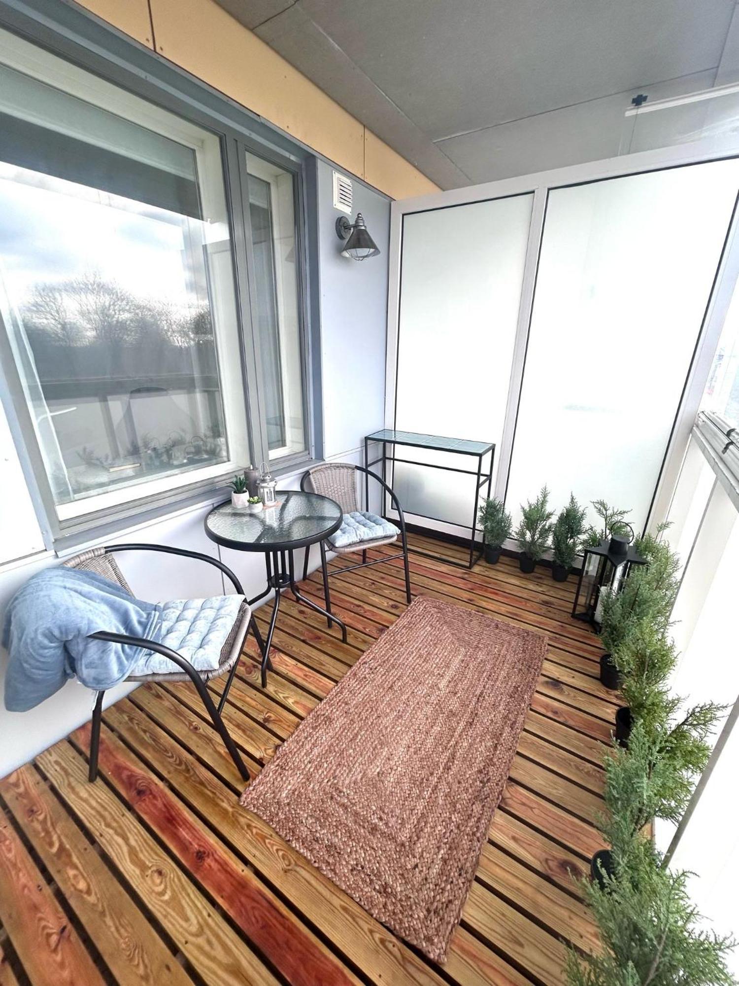 Stella'S Apartment - City Center - Free Secure Parking - Big Sun Terrace - Air Conditioning - Wifi - Tram To The Tallinn Bus Station And Old Town Екстериор снимка