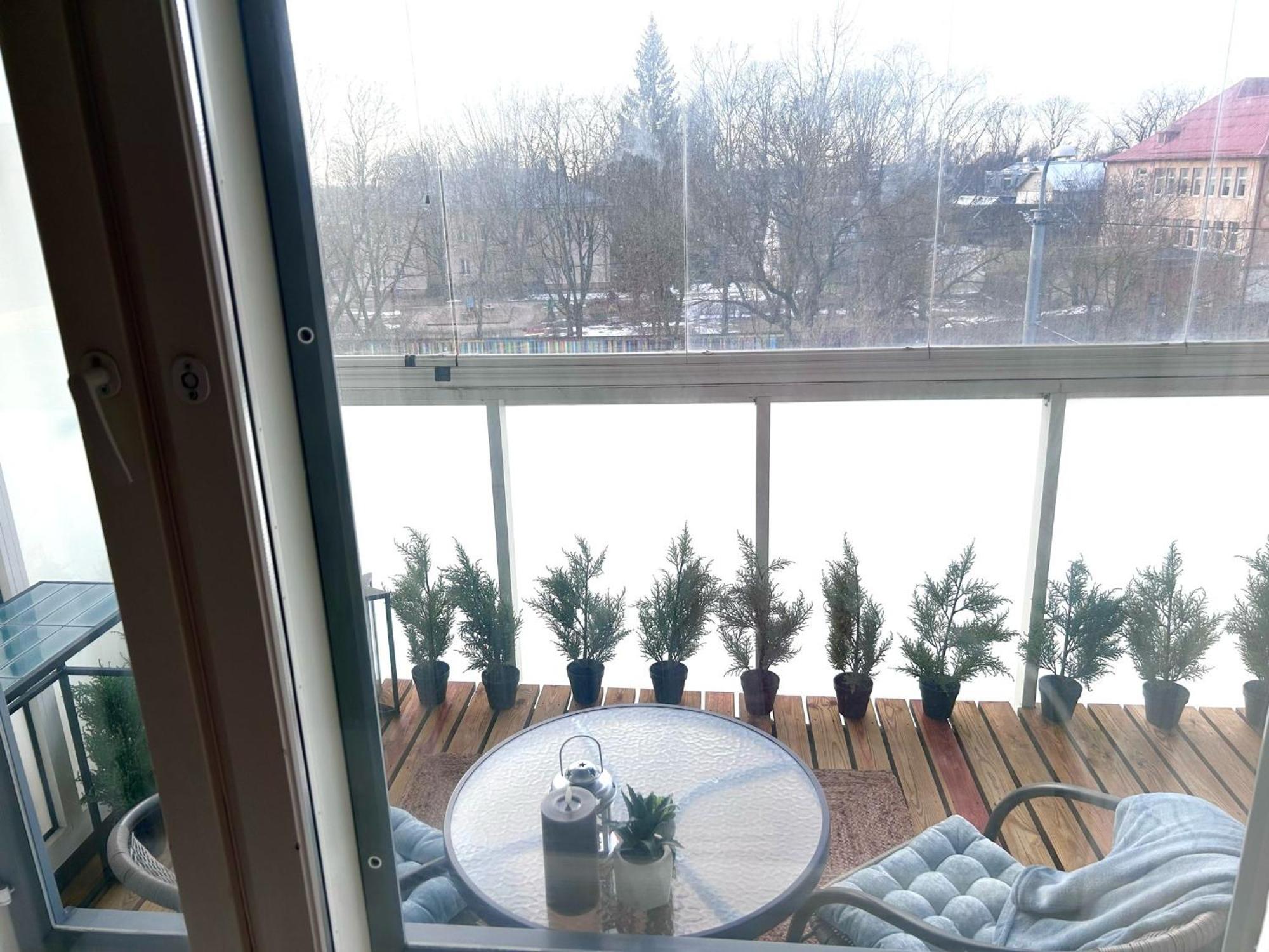 Stella'S Apartment - City Center - Free Secure Parking - Big Sun Terrace - Air Conditioning - Wifi - Tram To The Tallinn Bus Station And Old Town Екстериор снимка