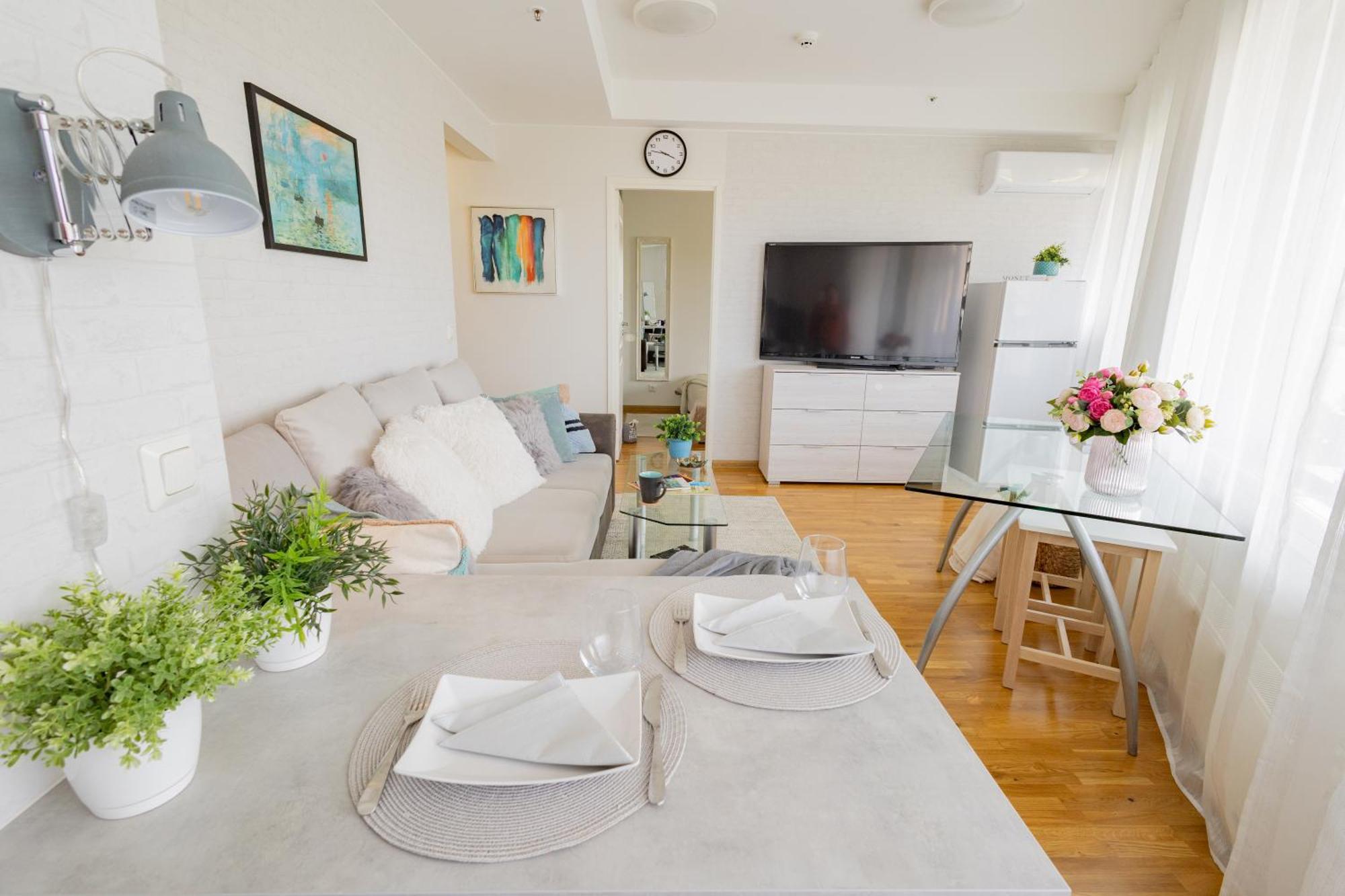 Stella'S Apartment - City Center - Free Secure Parking - Big Sun Terrace - Air Conditioning - Wifi - Tram To The Tallinn Bus Station And Old Town Екстериор снимка
