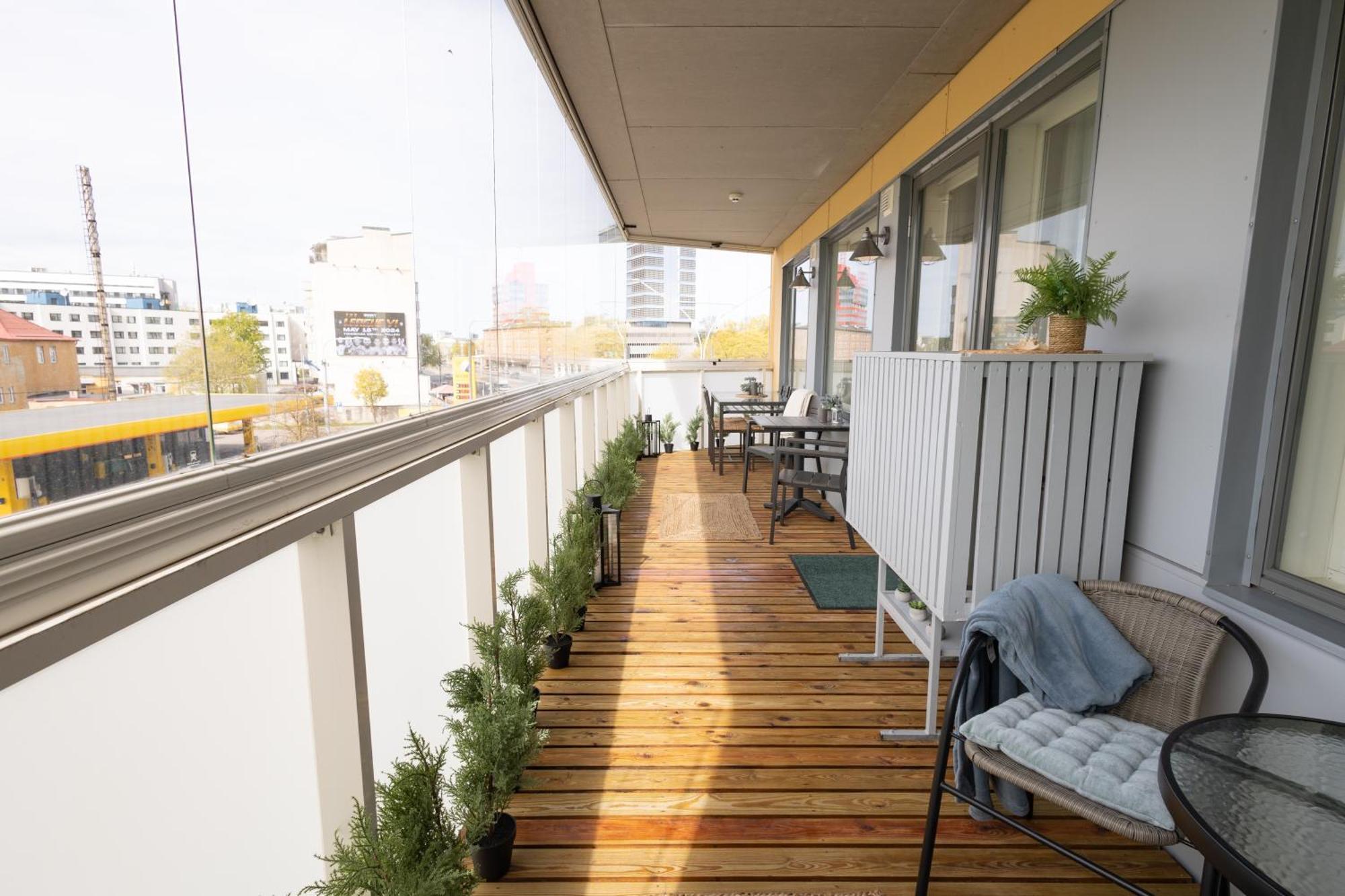 Stella'S Apartment - City Center - Free Secure Parking - Big Sun Terrace - Air Conditioning - Wifi - Tram To The Tallinn Bus Station And Old Town Екстериор снимка